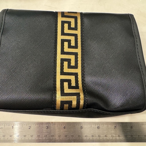 Versace Make Up/On the go bag. - Picture 9 of 9